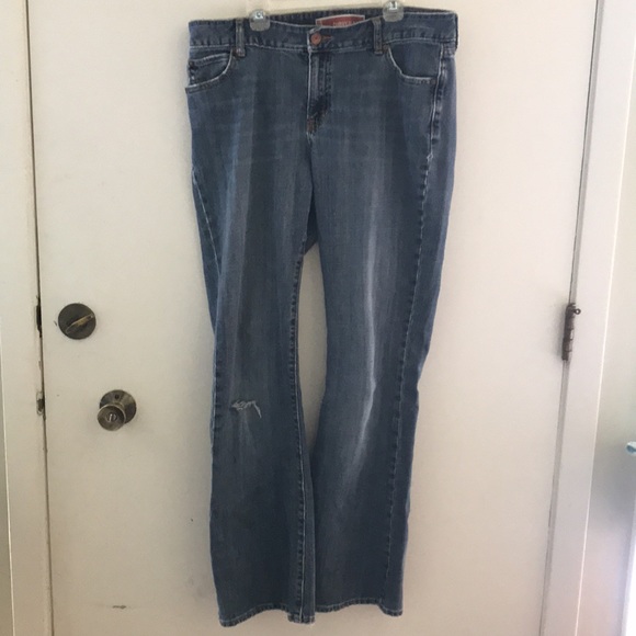 Curvy Flare GAP jeans. Ripped. Soft denim. 10 - Picture 1 of 7